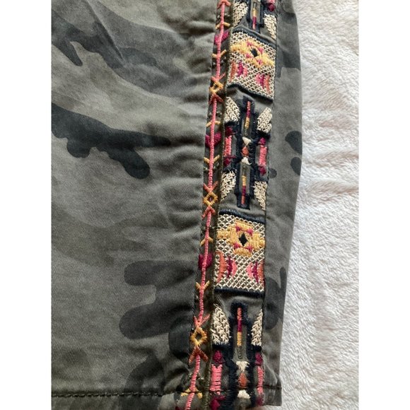 Driftwood Jackie womens pants size W27 L28 camo print embroidered sides - Picture 6 of 12